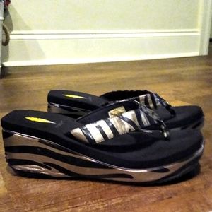 Volatile Wedge flip flops -- Zebra print. Size 8.